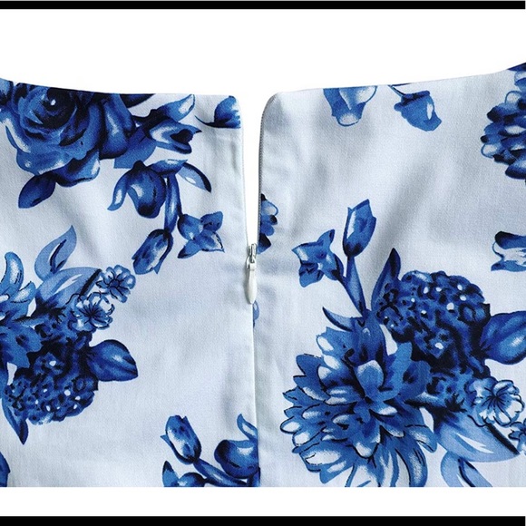 Kuvant - 1950’s Retro Style Scoop Neck Cocktail Dress in White & Blue Floral - Picture 14 of 16
